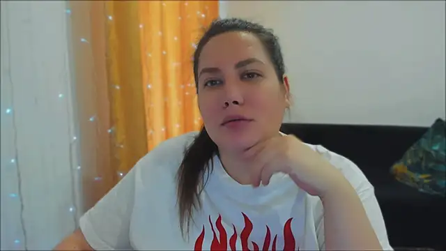 Snapshot of _madalexa_ chatting on November 5, 6:02 am madalexa online show from November 5, 6:02 am