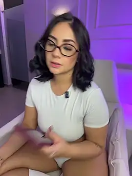 Snapshot of GabriellaFerrer chatting on June 5, 12:28 am GabriellaFerrer online show from June 5, 12:28 am