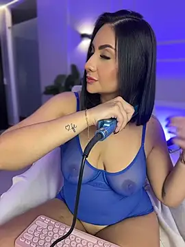 Snapshot of GabriellaFerrer chatting on June 6, 1:00 am GabriellaFerrer online show from June 6, 1:00 am
