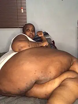 Snapshot of sotho_ssbbw chatting on June 15, 2:36 am sotho ssbbw online show from June 15, 2:36 am