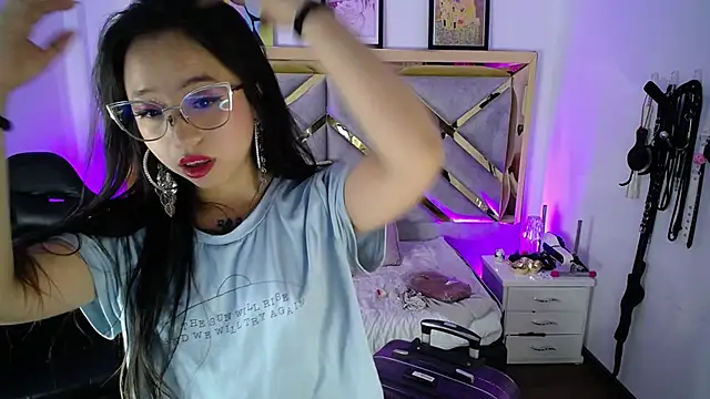 Snapshot of Moon_Water__ chatting on May 23, 11:03 am Moon Water online show from May 23, 11:03 am