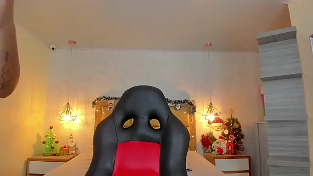 LARSONMIA online show from December 20, 12:34 pm