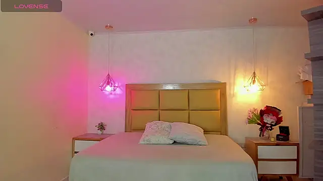 LARSONMIA online show from March 7, 12:24 pm