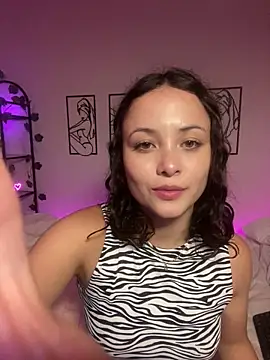 Snapshot of Megan_Rodrigo chatting on January 27, 1:26 am Megan Rodrigo online show from January 27, 1:26 am