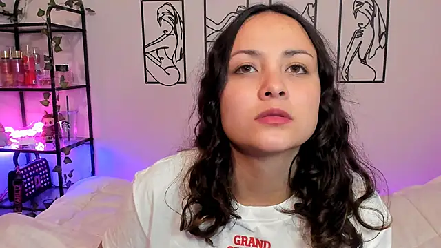 Snapshot of Megan_Rodrigo chatting on September 23, 7:28 pm Megan Rodrigo online show from September 23, 7:28 pm