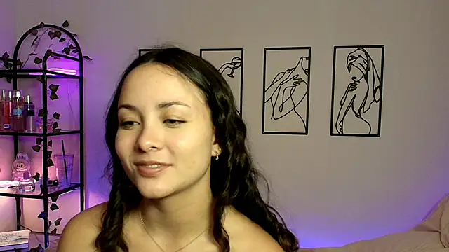 Snapshot of Megan_Rodrigo chatting on October 10, 7:13 pm Megan Rodrigo online show from October 10, 7:13 pm