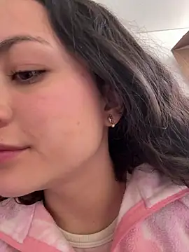 Snapshot of Megan_Rodrigo chatting on May 28, 1:41 pm Megan Rodrigo online show from May 28, 1:41 pm