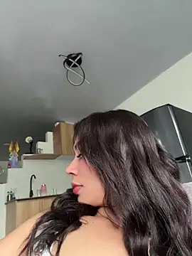 Snapshot of Roxanne_08 chatting on June 25, 5:28 pm Roxanne 08 online show from June 25, 5:28 pm