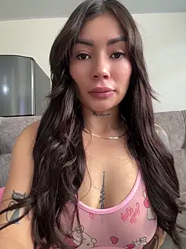 Snapshot of Roxanne_08 chatting on July 8, 6:56 pm Roxanne 08 online show from July 8, 6:56 pm