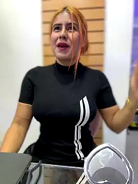 Snapshot of Amber_Martins_ chatting on November 20, 10:53 pm Amber Martins online show from November 20, 10:53 pm