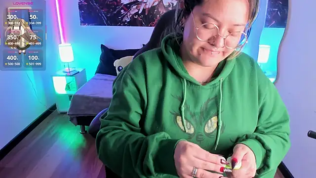 lucky-leah online show from November 18, 4:17 am