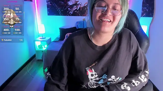 lucky-leah online show from January 8, 4:04 am