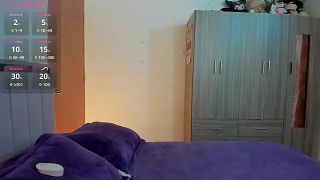 Snapshot of Kayla_foxxy chatting on November 15, 5:27 am Kayla foxxy online show from November 15, 5:27 am