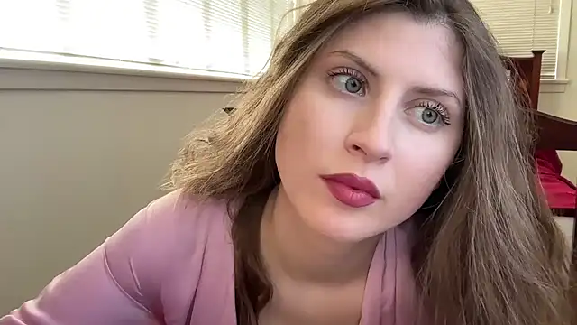 YUMIandbigWOLF online show from February 4, 9:20 pm