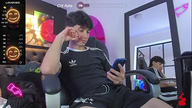 Snapshot of Santi_delacruz chatting on December 3, 8:39 pm Santi delacruz online show from December 3, 8:39 pm