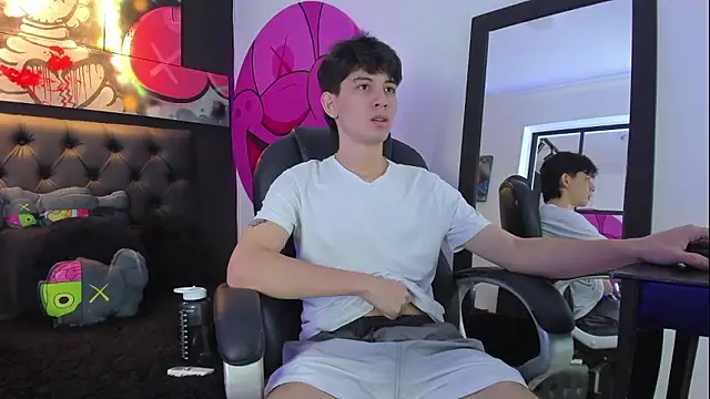 Snapshot of Santi_delacruz chatting on December 4, 1:42 pm Santi delacruz online show from December 4, 1:42 pm