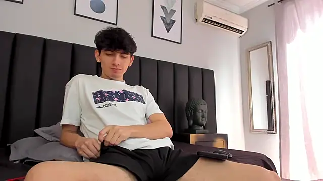 Snapshot of Santi_delacruz chatting on January 3, 5:10 pm Santi delacruz online show from January 3, 5:10 pm