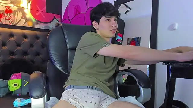 Snapshot of Santi_delacruz chatting on January 17, 3:00 pm Santi delacruz online show from January 17, 3:00 pm