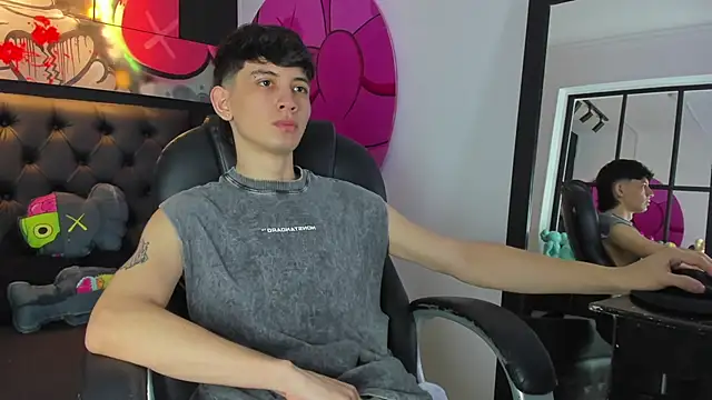 Snapshot of Santi_delacruz chatting on February 10, 4:25 pm Santi delacruz online show from February 10, 4:25 pm