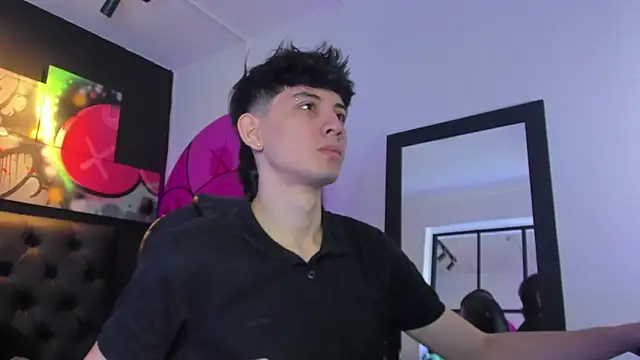 Snapshot of Santi_delacruz chatting on February 12, 1:48 pm Santi delacruz online show from February 12, 1:48 pm