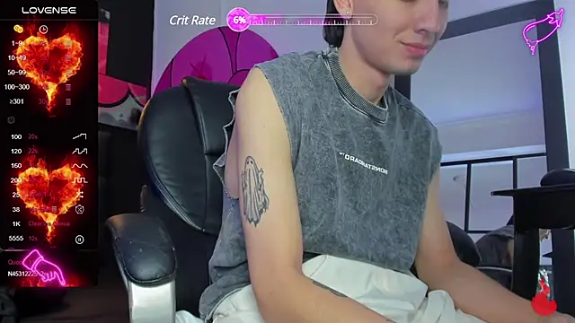 Snapshot of Santi_delacruz chatting on February 21, 12:05 am Santi delacruz online show from February 21, 12:05 am