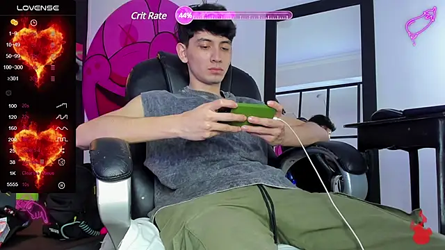 Snapshot of Santi_delacruz chatting on February 25, 8:51 pm Santi delacruz online show from February 25, 8:51 pm