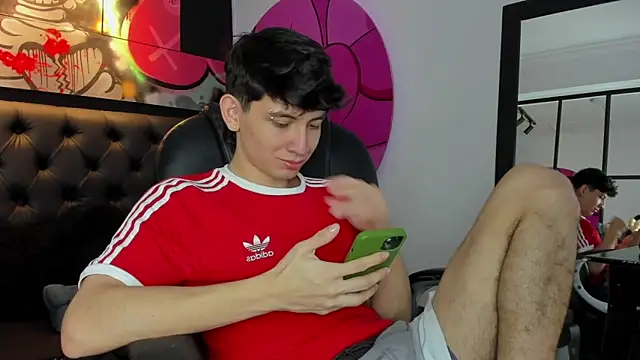 Snapshot of Santi_delacruz chatting on February 27, 3:59 pm Santi delacruz online show from February 27, 3:59 pm