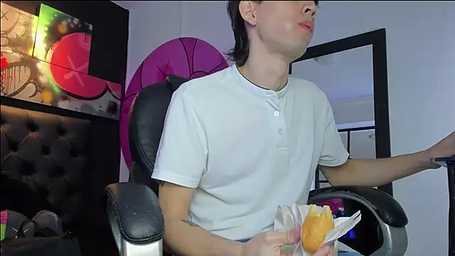 Snapshot of Santi_delacruz chatting on March 11, 3:23 pm Santi delacruz online show from March 11, 3:23 pm