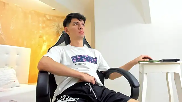 Snapshot of Santi_delacruz chatting on March 22, 4:04 pm Santi delacruz online show from March 22, 4:04 pm