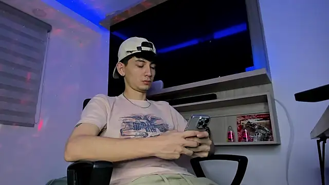 Snapshot of Santi_delacruz chatting on October 16, 5:41 am Santi delacruz online show from October 16, 5:41 am