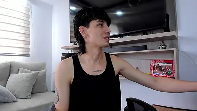 Snapshot of Santi_delacruz chatting on October 24, 8:05 pm Santi delacruz online show from October 24, 8:05 pm