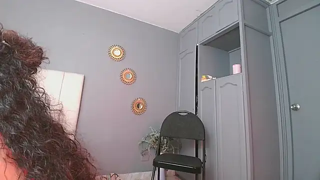 Snapshot of arteverena chatting on December 7, 11:34 pm arteverena online show from December 7, 11:34 pm