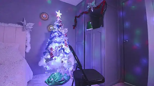 Snapshot of arteverena chatting on December 15, 12:07 am arteverena online show from December 15, 12:07 am