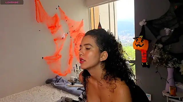 Snapshot of arteverena chatting on October 11, 7:45 pm arteverena online show from October 11, 7:45 pm