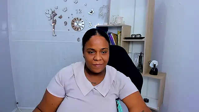 Snapshot of bbw_charlote chatting on June 22, 12:24 pm bbw charlote online show from June 22, 12:24 pm