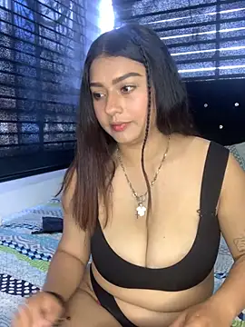 Kittyy Hott  online show from February 7, 5:40 pm