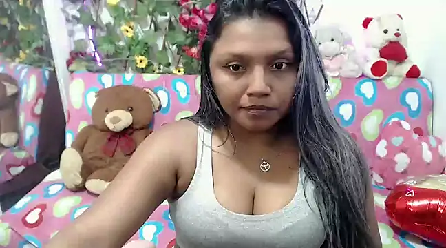 Snapshot of sexysusan4you chatting on December 6, 7:45 pm sexysusan4you online show from December 6, 7:45 pm