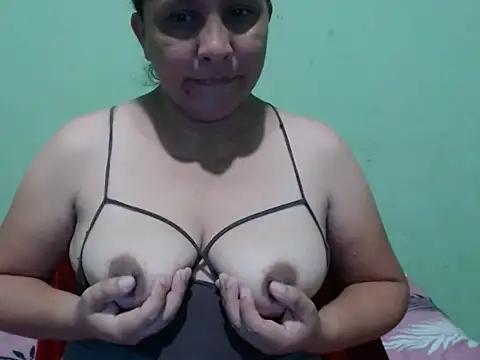 sonia  milk online show from April 26, 9:12 pm