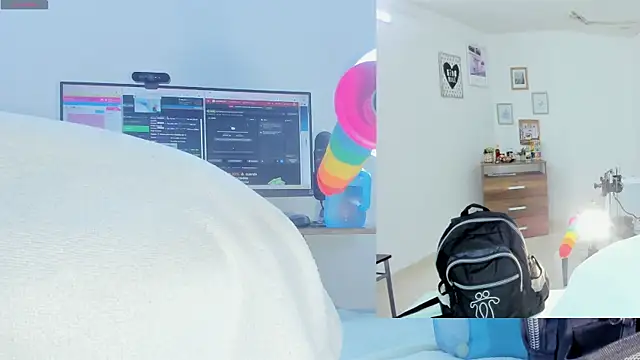 Snapshot of Daki_Ume_ chatting on October 24, 2:30 am Daki Ume online show from October 24, 2:30 am