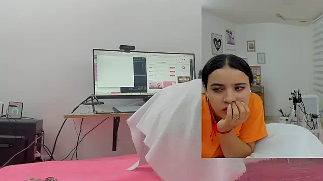 Snapshot of Daki_Ume_ chatting on November 2, 2:14 am Daki Ume online show from November 2, 2:14 am