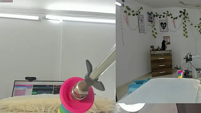 Snapshot of Daki_Ume_ chatting on November 24, 2:33 am Daki Ume online show from November 24, 2:33 am