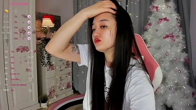 Snapshot of FreyaRaya chatting on December 20, 3:24 am FreyaRaya online show from December 20, 3:24 am