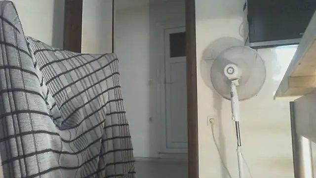 Snapshot of thekeys chatting on May 13, 7:39 am thekeys online show from May 13, 7:39 am