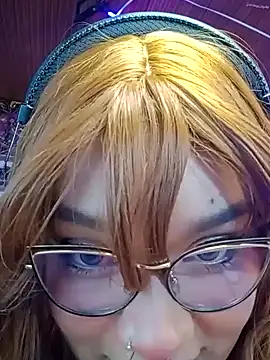 Snapshot of MegariaB chatting on December 16, 4:13 am MegariaB online show from December 16, 4:13 am