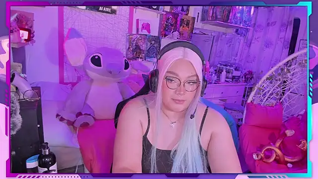 Snapshot of MegariaB chatting on March 11, 4:54 am MegariaB online show from March 11, 4:54 am