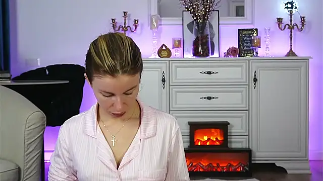 ivyleague  online show from October 16, 3:51 am