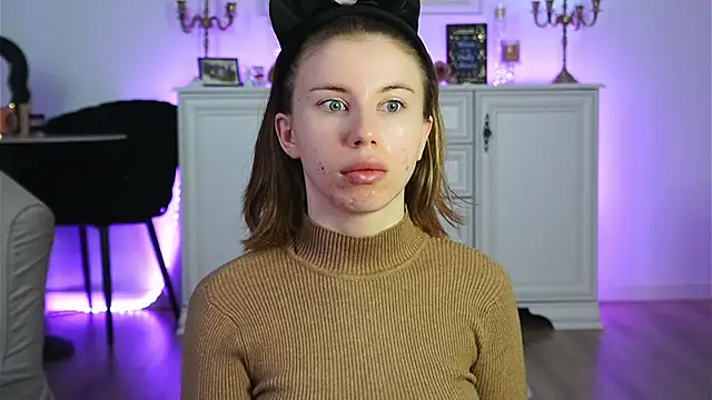 ivyleague  online show from November 3, 3:30 am