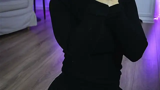 ivyleague  online show from February 8, 6:11 pm