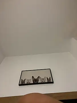 Snapshot of Susi_bell chatting on February 17, 12:43 am Susi bell online show from February 17, 12:43 am