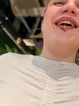 Snapshot of JessiMur chatting on September 25, 4:05 am JessiMur online show from September 25, 4:05 am